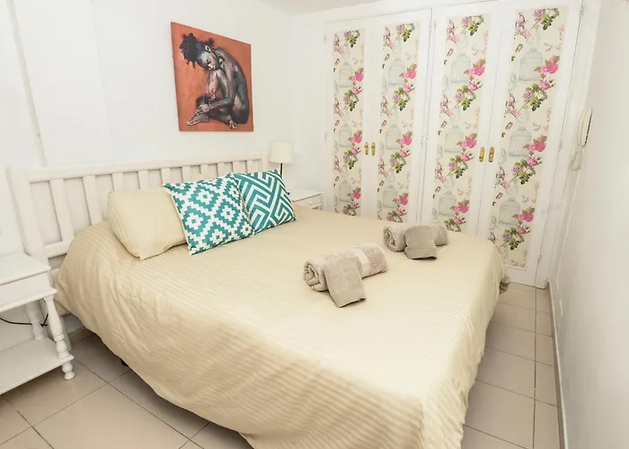 Tenerife Sur Cristianos,parking,air,wifi 美洲海滩